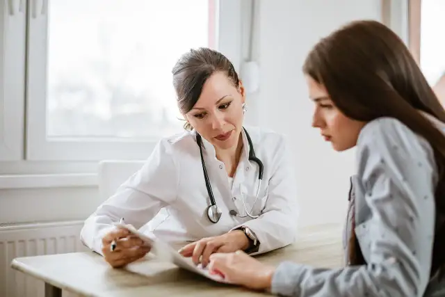 Badanie cholesterolu: Ile kosztuje i jak zrobić na NFZ?