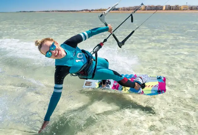 Kitesurfing dla kobiet: wolność, społeczność. Czy jesteś gotowa?