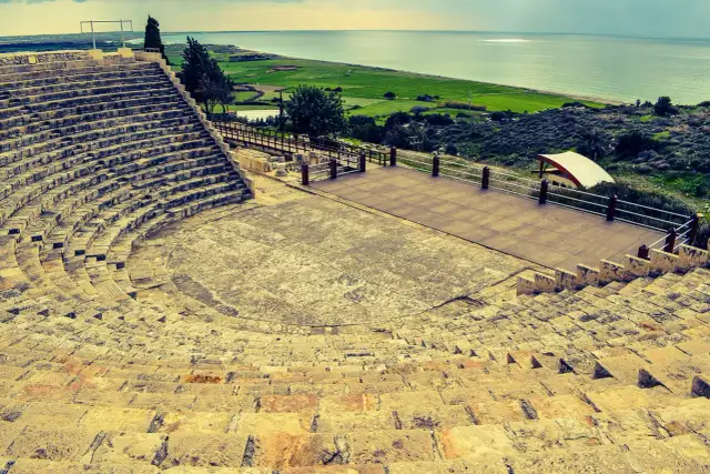 Co to jest teatr grecki? Odkryj jego znaczenie i historię