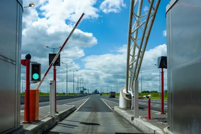 A4: Dwa systemy opłat, bramki. Jak jechać bez pomyłek i drożej?