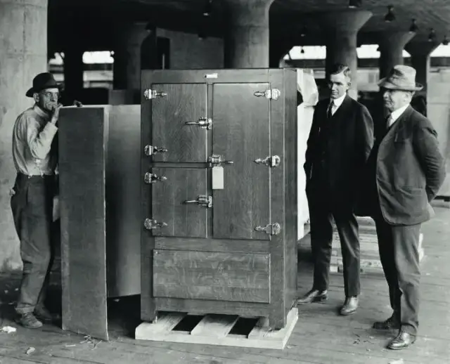 Lodówka kiedy wynaleziono? Zaskakująca historia i rozwój technologii