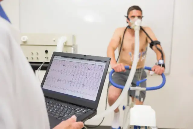 Jak ubrać się na EKG wysiłkowe? Pełen komfort i dokładność