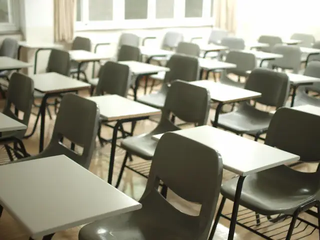 Fobia szkolna objawy: Jak rozpoznać lęk przed szkołą u dziecka
