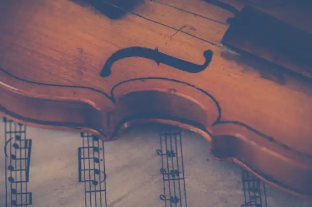 Puzon: jaki to instrument? Odkryj jego tajemnice i zacznij grać!