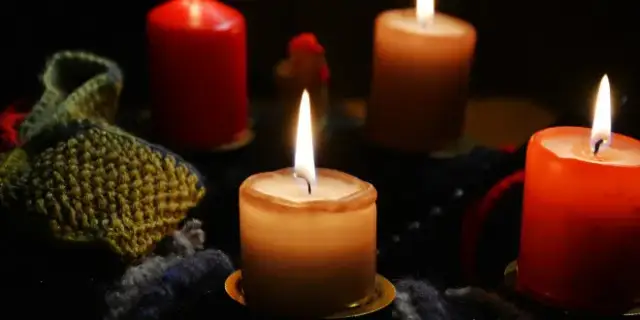 Jaki jest kolor szat liturgicznych w adwencie i jego znaczenie
