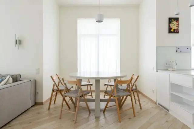 Jak zaaranżować ścianę w kuchni: 10 inspirujących pomysłów na dekorację