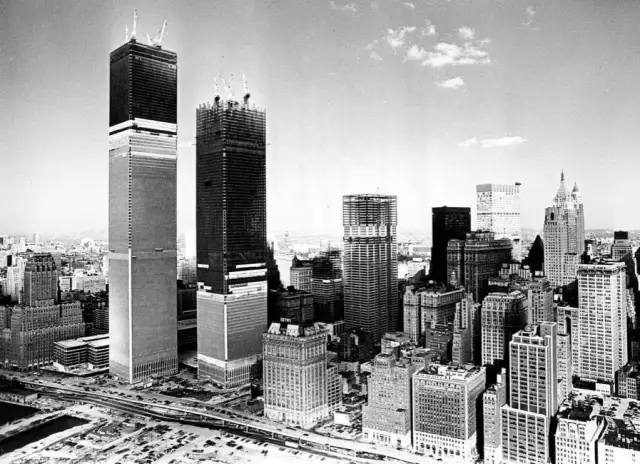 Kiedy wybudowano World Trade Center? Odkryj fascynującą historię budowy