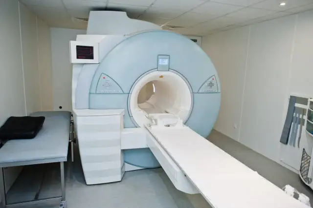 Rezonans magnetyczny NFZ gdzie najszybciej – uniknij długiego czekania