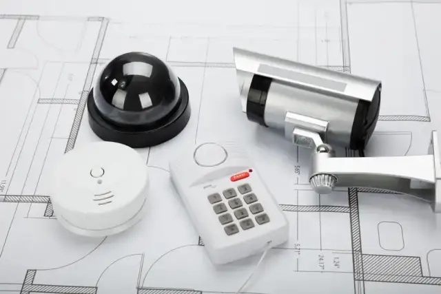Alarm w domu: czy warto? Koszty, korzyści i rodzaje systemów