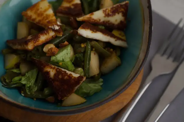 Czy w ciąży można jeść ser halloumi? Bezpieczne przygotowanie i ryzyka