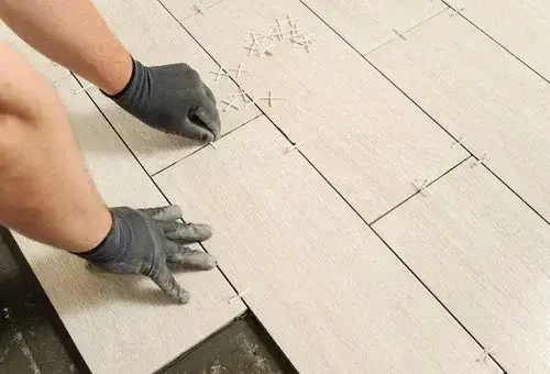 Jak układać płytki 60x60 na podłodze? Poradnik krok po kroku