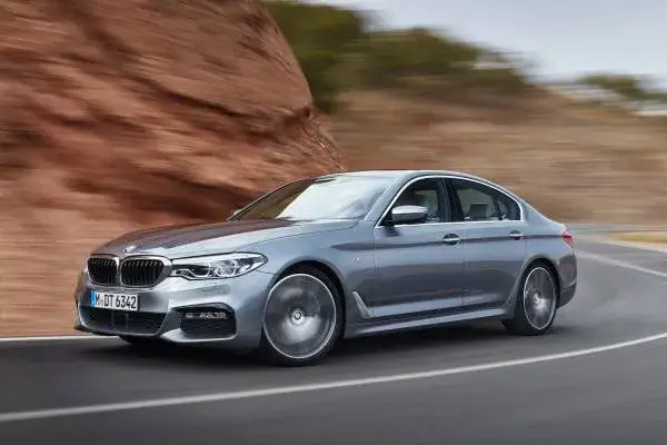 BMW Seria 5: Kompletny przegląd modeli, silników i osiągów