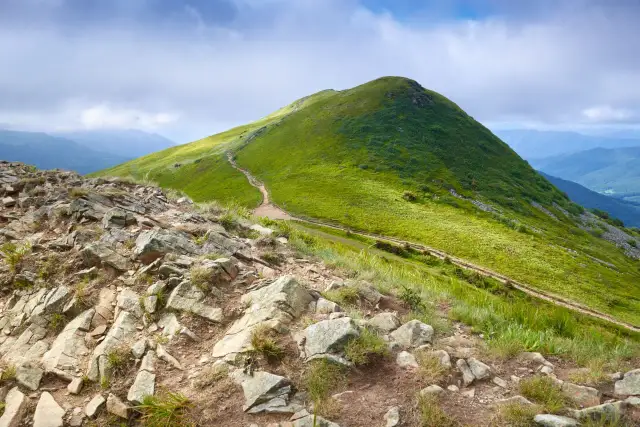 Bieszczady: Najpiękniejsze miejsca i trasy. Odkryj ich magię!