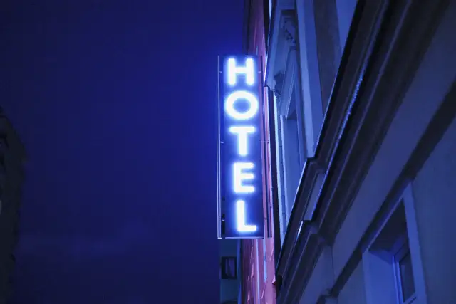 Za co hotel dostaje gwiazdki? Odkryj tajemnice oceny hoteli w Polsce