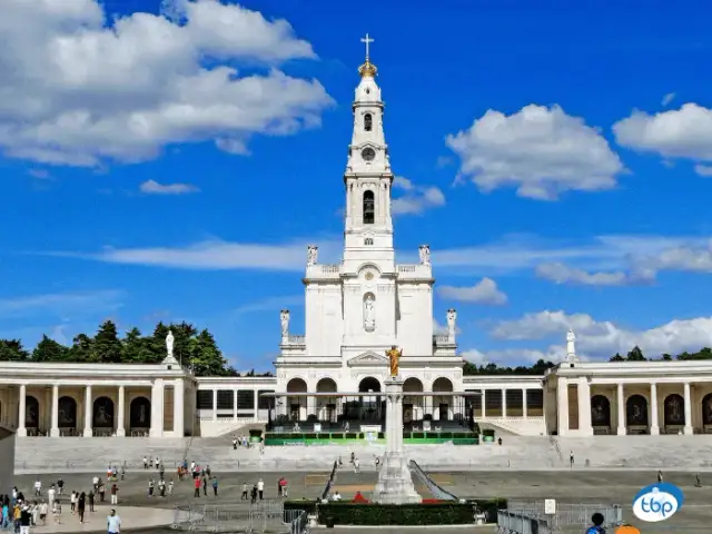 Fatima gdzie leży? Odkryj duchowe serce Portugalii!