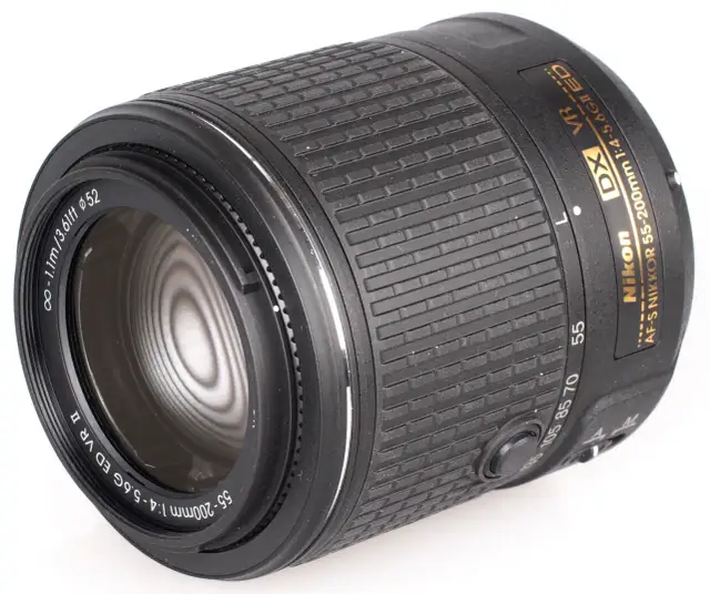 Obiektyw 55-200 mm: do czego służy i dlaczego warto go mieć w swoim zestawie