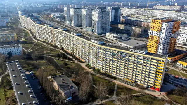 Falowiec w Gdańsku - Jak zwiedzać najdłuższy blok i co zobaczyć obok?