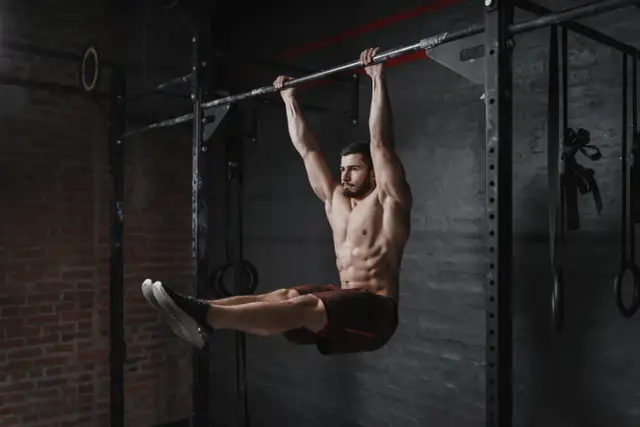 CrossFit czy kalistenika? Wybierz idealny trening dla siebie