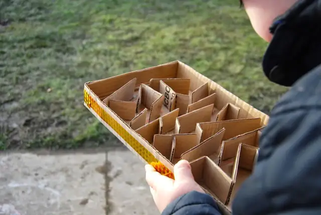 Jak zrobić kasę z kartonu? Prosty przewodnik DIY dla dzieci