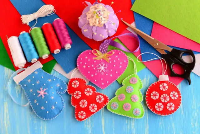 Jak zrobić ozdoby z filcu? Prosty przewodnik DIY krok po kroku