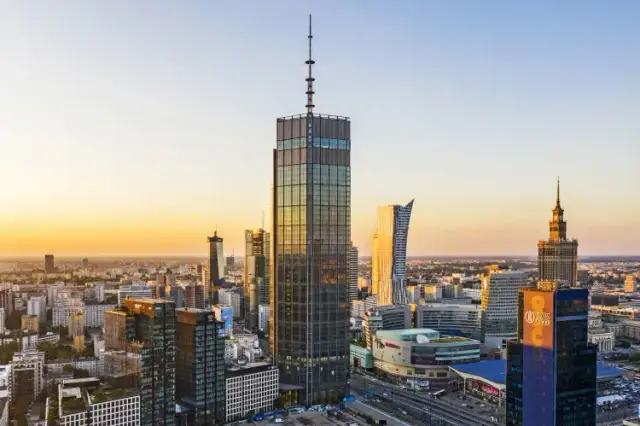 Ile metrów ma najwyższy budynek w Polsce? Zaskakujące fakty o Varso Tower
