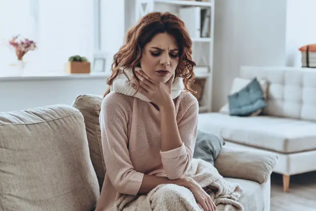 Chrypka: Leczenie domowe, leki z apteki i kiedy do lekarza