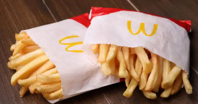 Średnie frytki McDonald's - ile gram mają i co warto wiedzieć?