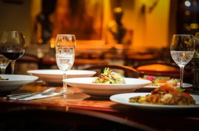 Gdzie zjeść w Szczawnicy? Odkryj najlepsze restauracje i smaki