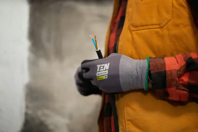 Ile zarabia elektryk w Niemczech? Realne pensje netto i koszty