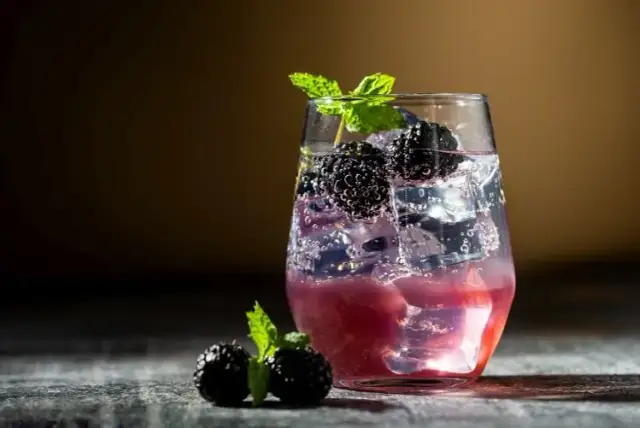 Najlepsze drinki z ginem, które zaskoczą Twoich gości