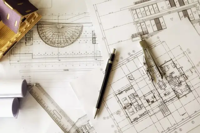 Praca po studiach architektonicznych: Jak uniknąć trudności w karierze