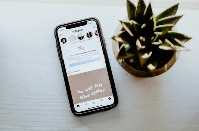 Jak zrobić tło do zdjęcia na Instagramie? Poradnik DIY i pro app!
