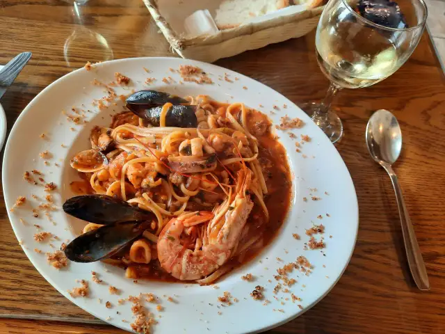 Gdzie zjeść w Marsaxlokk? Najlepsze restauracje z owocami morza