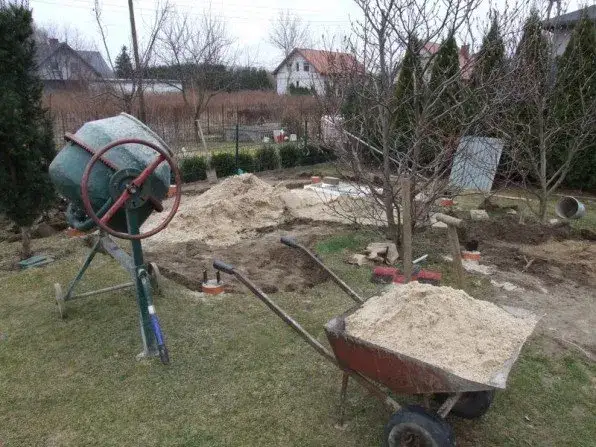 Jak zrobić beton w betoniarce - proste kroki i sprawdzone porady