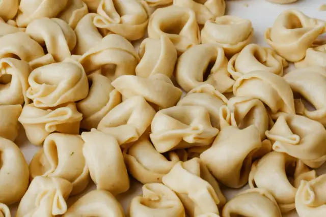Tortellini jakie kupić: wybierz najlepsze smaki i marki dla siebie
