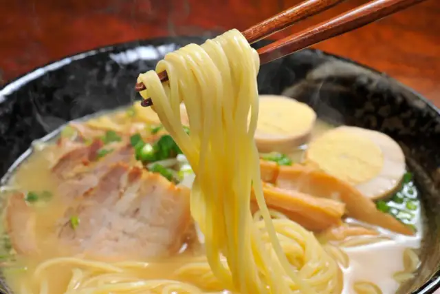 Zupka chińska jak ramen? Szybki przepis na domowy hit!