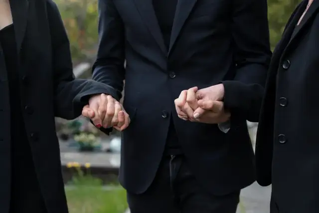 Ile trwa żałoba w kościele katolickim? Poznaj ważne zwyczaje