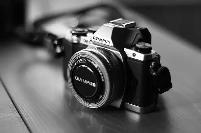 Jak aparat fotograficzny zmienia sposób, w jaki dokumentujemy życie
