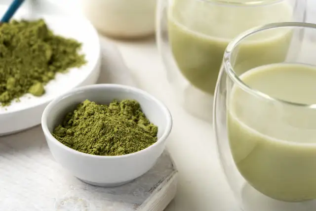 Matcha dla dzieci: czy jest bezpieczna? Poznaj fakty i alternatywy