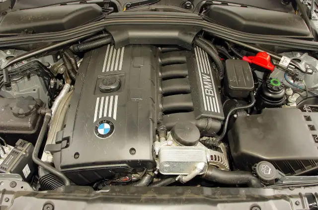 BMW E60 jaki silnik najmniej awaryjny? Oto najlepsze opcje dla Ciebie