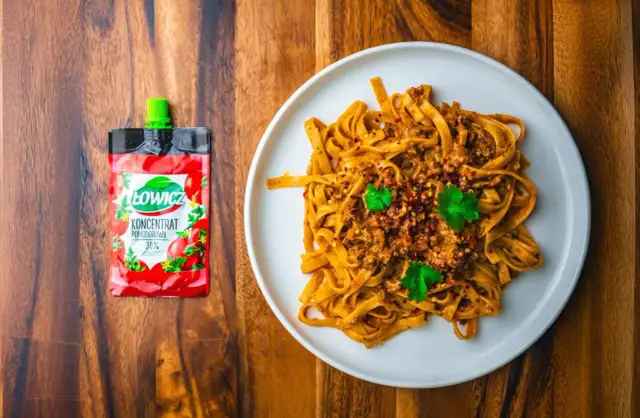 Spaghetti cztery sery: Kremowy sos bez błędów przepis krok po kroku