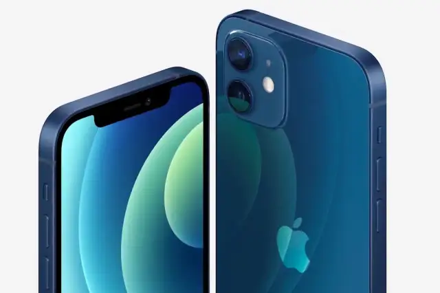 Deux iPhones 12 bleus, un de face et un de dos, montrant la couleur iPhone 12.
