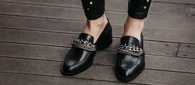 Lordsy damskie: Stylizacje na każdą okazję - trendy i porady