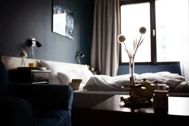 Aparthotel a hotel: Kluczowe różnice. Co wybrać?