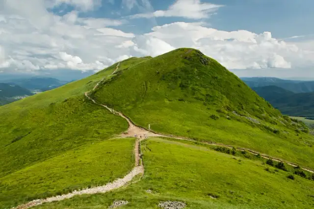 Bieszczady jakie szlaki – najlepsze trasy na niezapomniane wędrówki