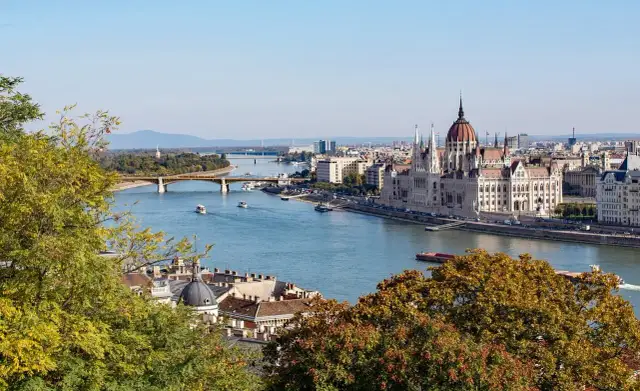 Ile kosztuje piwo na Węgrzech? Ceny, które zaskoczą turystów