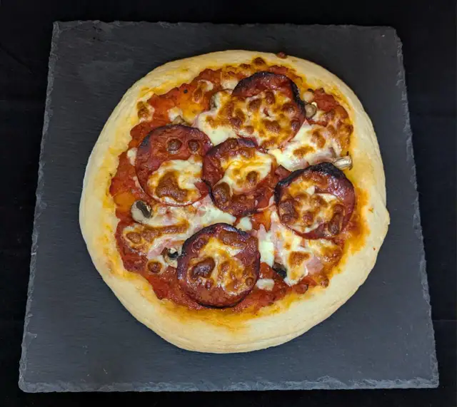 Pizza au Chorizo Maison: Recette Facile & Astuces d'Expert