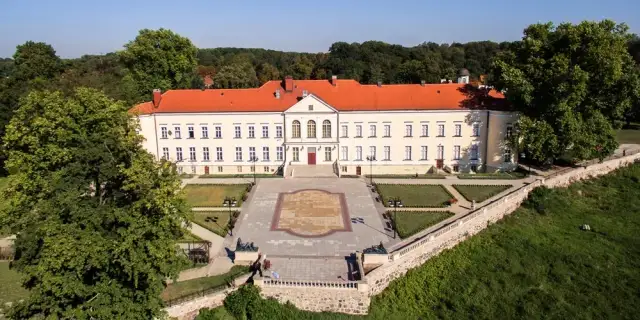 Brzeg Dolny atrakcje: Pałac, Odra, park. Idealna wycieczka dla każdego