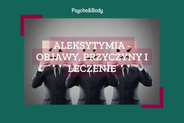 Trzech mężczyzn w garniturach trzyma kartony z uśmiechniętymi buźkami, symbolizując aleksytymia - co to za stan?