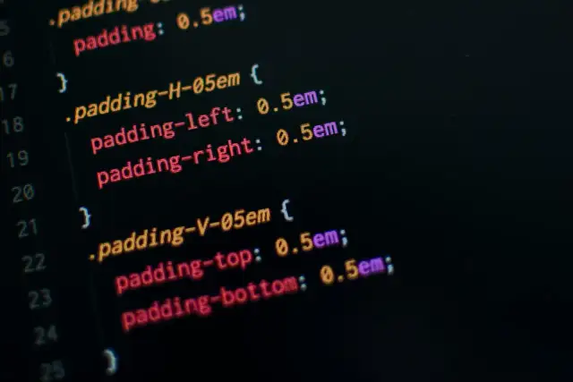 Mistrzowskie łączenie CSS z HTML: 3 metody, błędy i porady pro